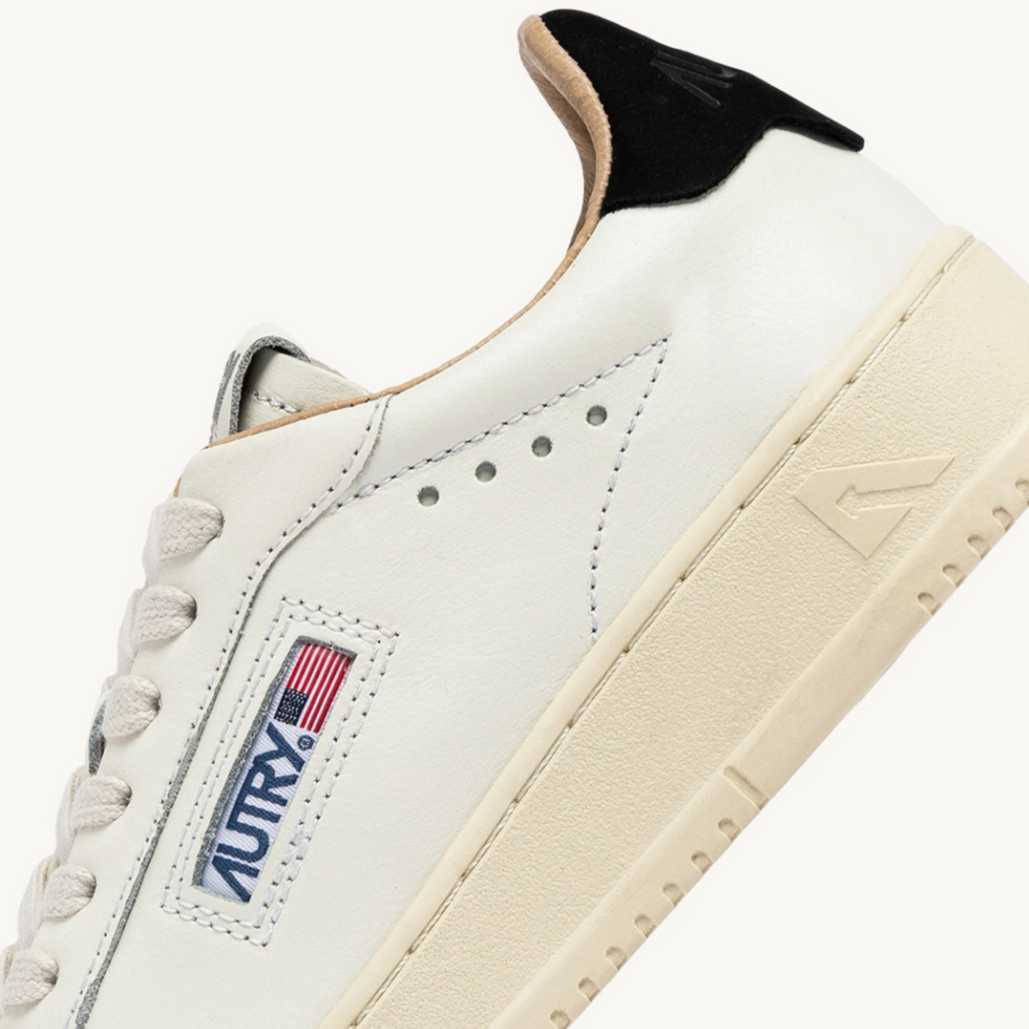 DALLAS LOW SNEAKERS IN WHITE AND BLACK LEATHER