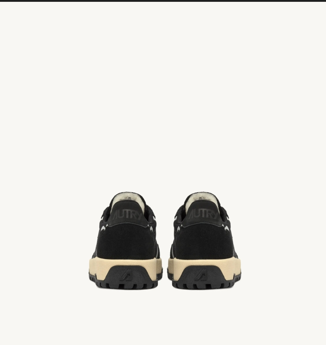 WILDPACE LOW SNEAKERS IN BLACK MESH AND SUEDE